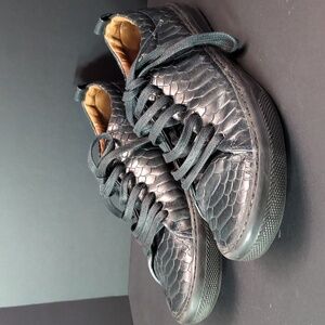 Donald/Pliner Rand Fashion Dark Green Reptile Embossed Sneakers,Size 8.